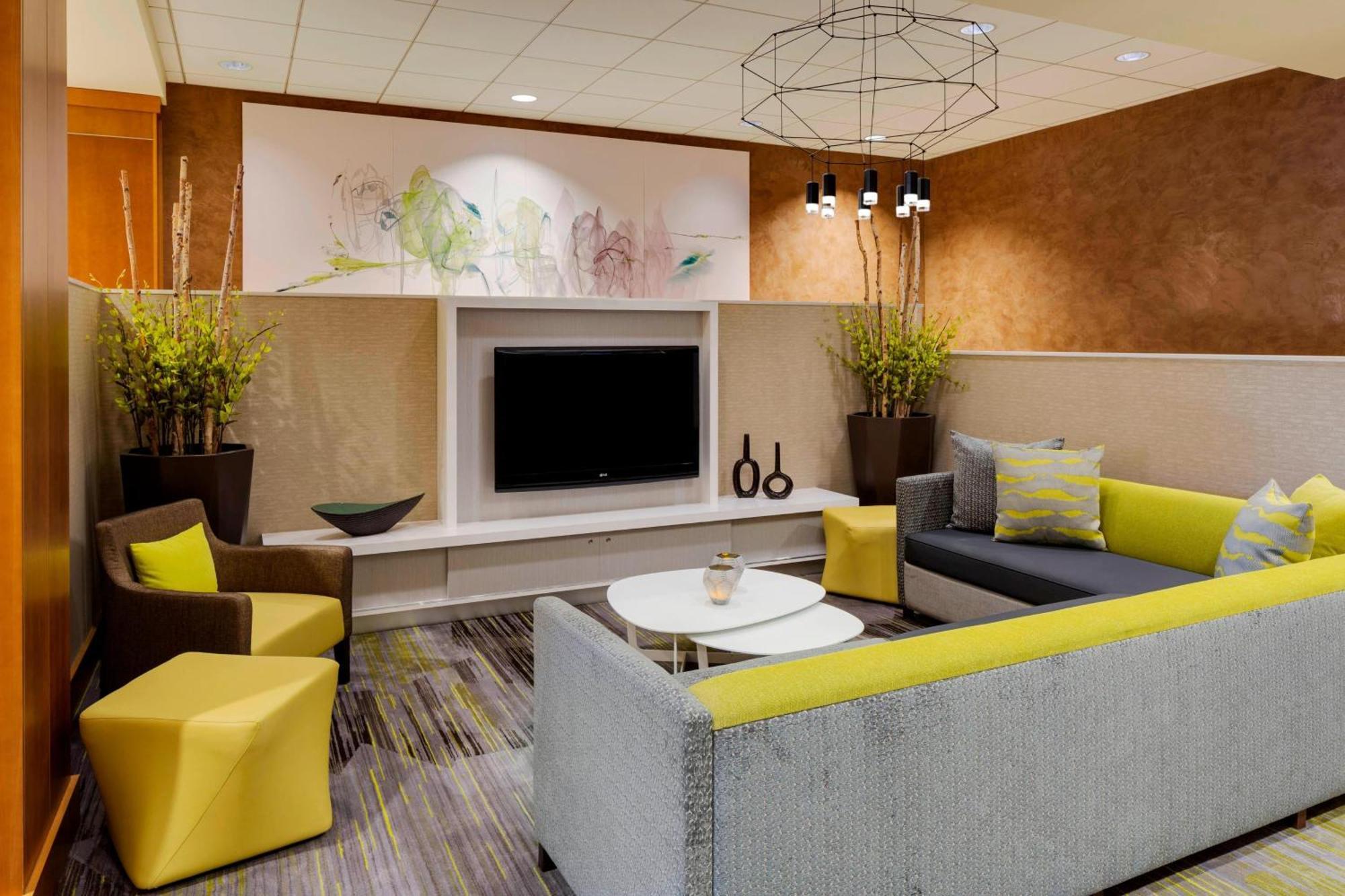 Courtyard By Marriott Boston Logan Airport Hotel Exterior photo