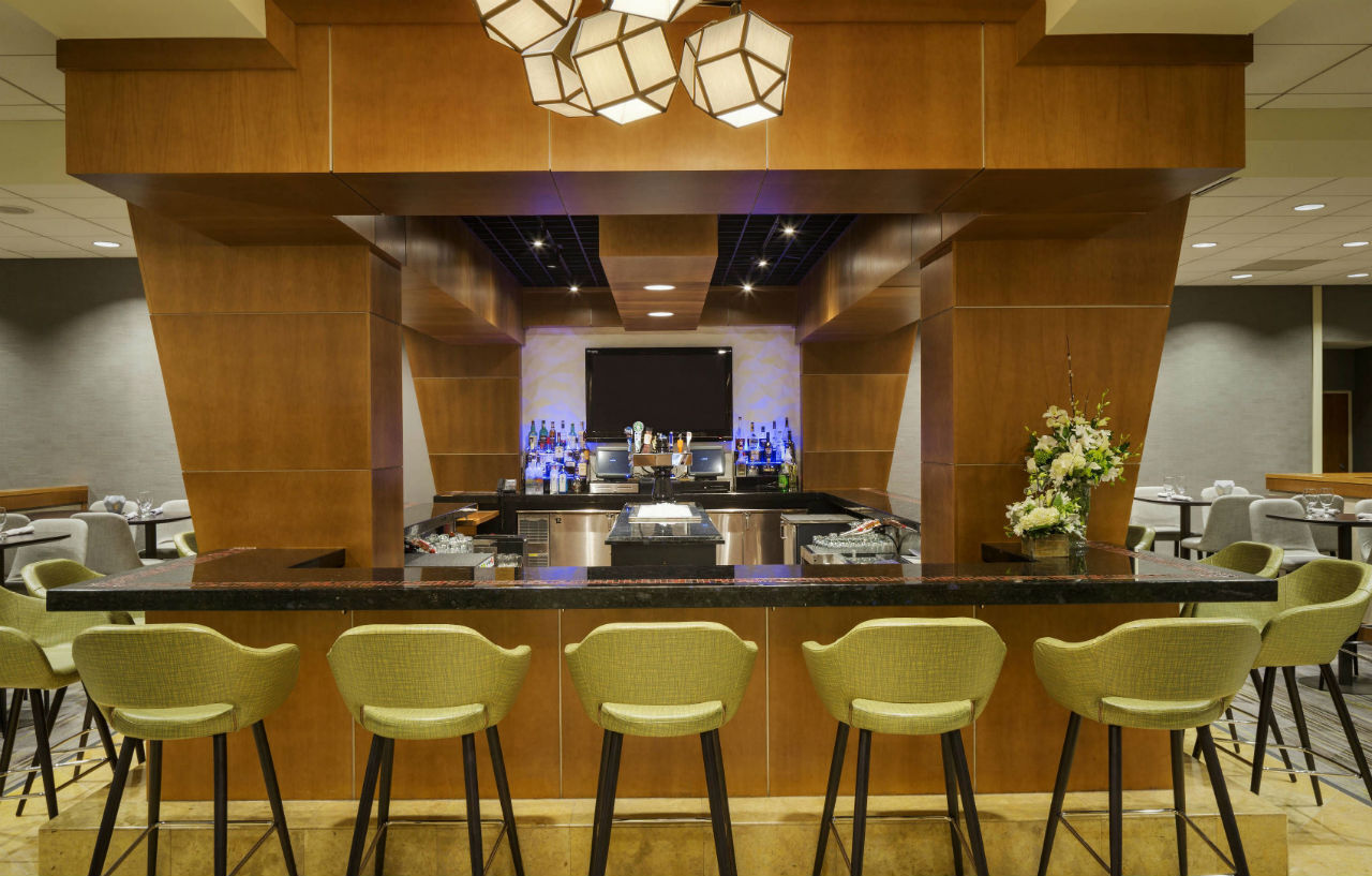 Courtyard By Marriott Boston Logan Airport Hotel Exterior photo
